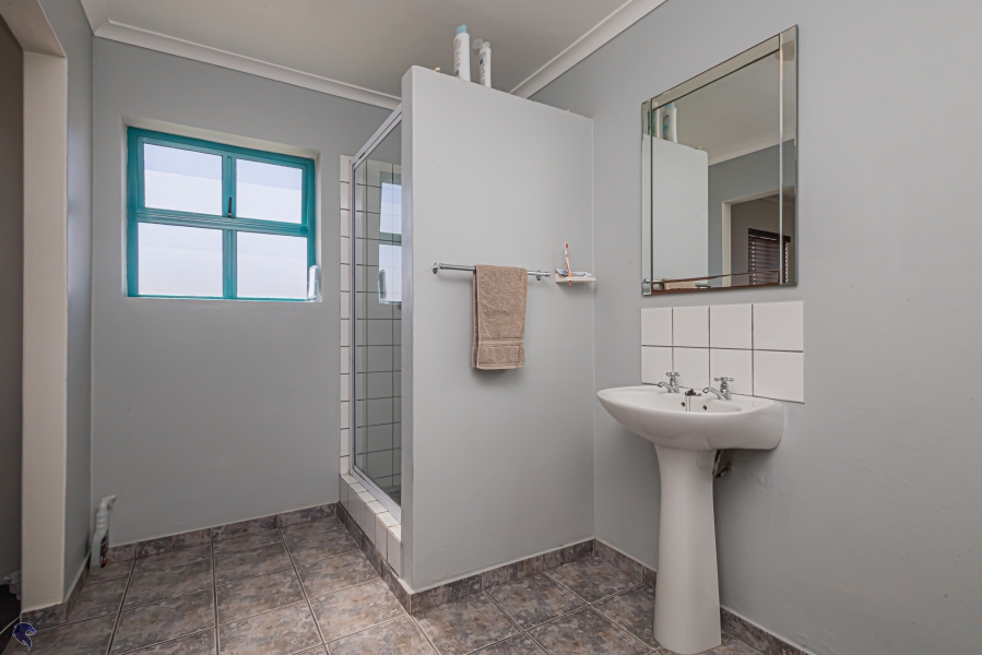 4 Bedroom Property for Sale in Paradise Beach Western Cape